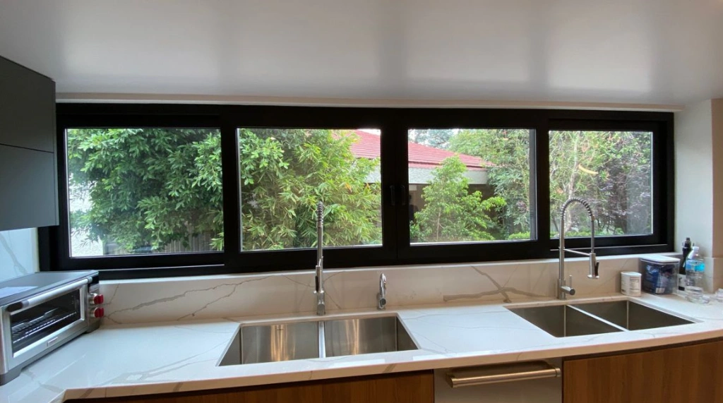 Jendela Dapur Aluminium Casement