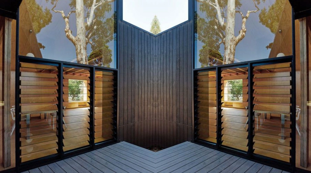 Kaca Nako Modern Dipadukan dengan Kaca Mati