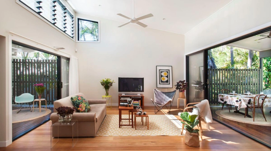 Kaca Nako Modern Horizontal di Area Ceiling