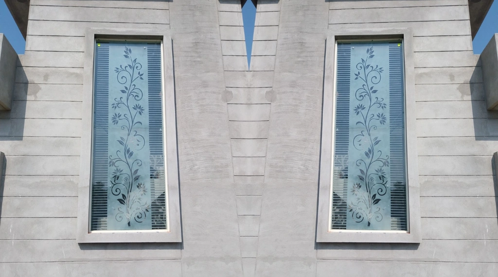 Kaca Motif Garis Timbul (Embossed)