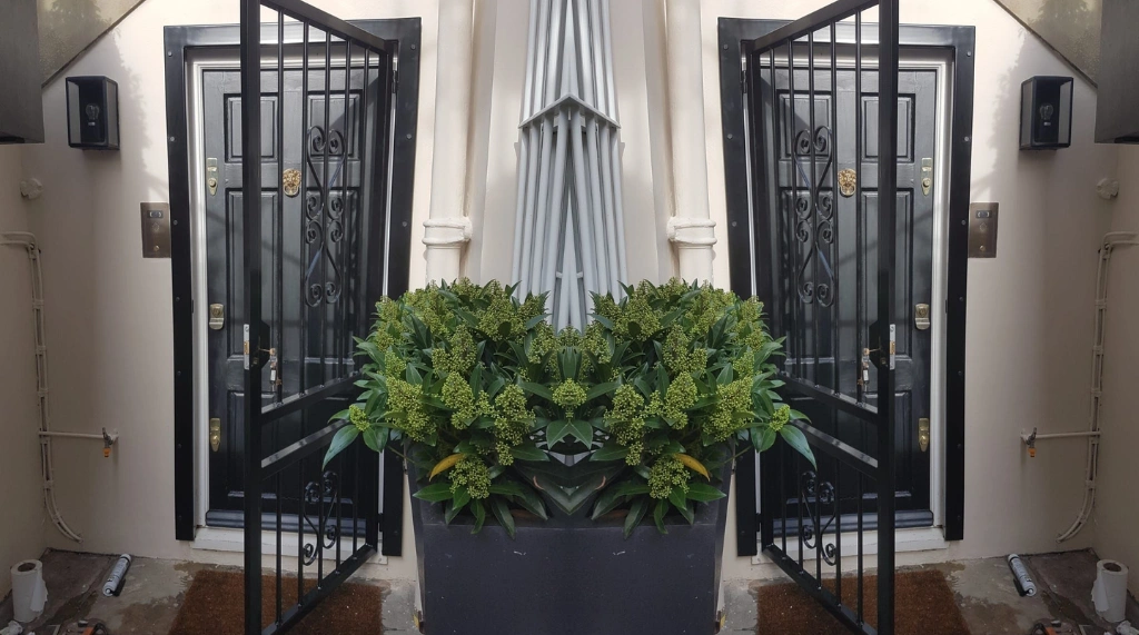 Pintu Kasa Nyamuk Aluminium denga Decorative Grille