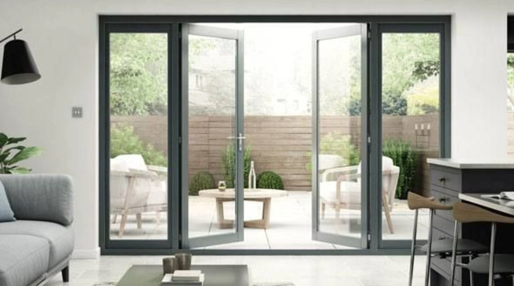 Pintu Kupu Tarung Aluminium Kaca