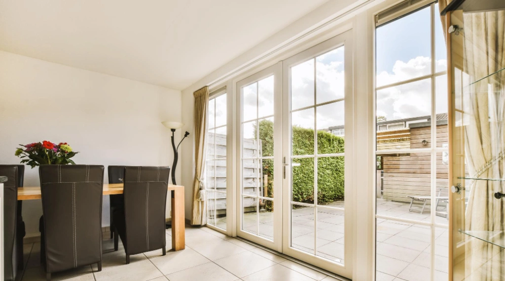 Keunggulan Menggunakan Daun Pintu uPVC